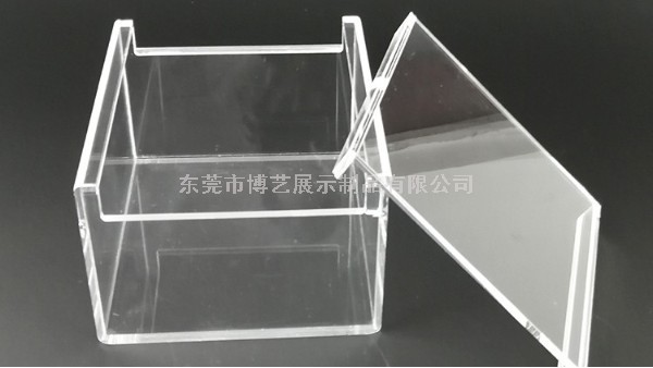 在定制亞克力展示架時，絲印應該注意一些什么事項呢？